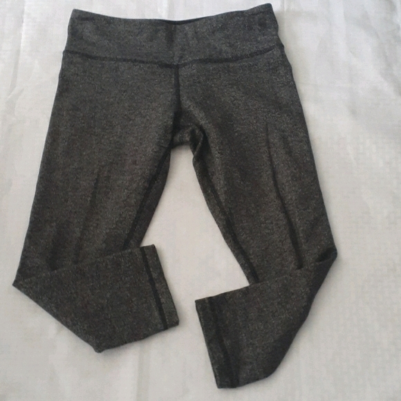 Lululemon gray leggins size 8